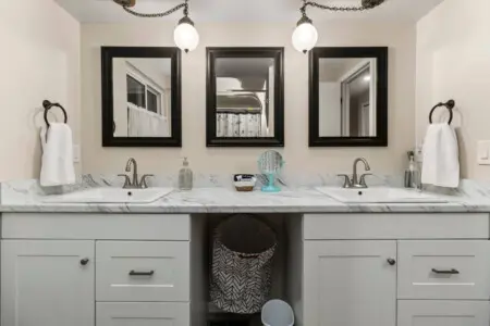 71469 208942 AEwaQN 5hOu3CmC4mFDXUEerPIwZYzlZJIVh6 sRlM 65a1ac9b8bf65.jpg